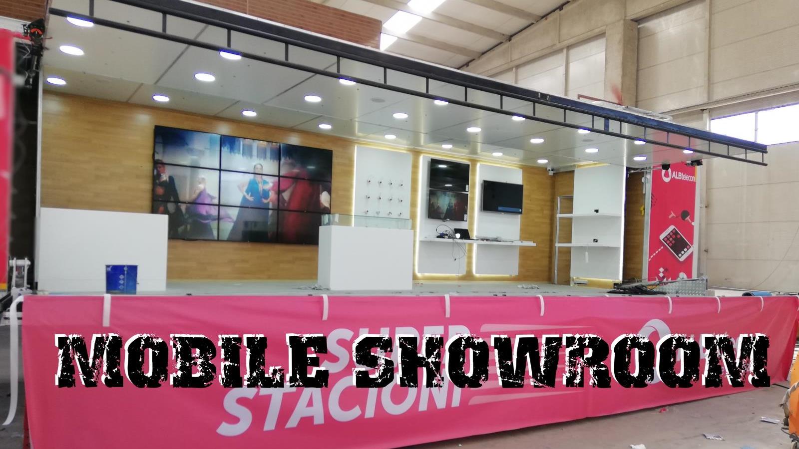 Mobile showroom exhibit trailers